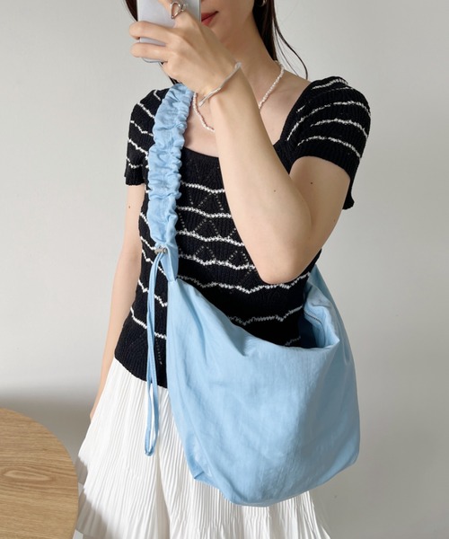 CLEA(クレア)の「ドローコードショルダー2WAYムーンバッグ(ショルダーバッグ・レディース・アイボリー/グリーン/ブルー/ブラック・FREE)」の19枚目の写真