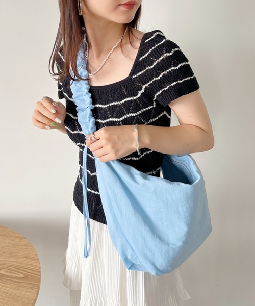 CLEA(クレア)の「ドローコードショルダー2WAYムーンバッグ(ショルダーバッグ・レディース・アイボリー/グリーン/ブルー/ブラック・FREE)」の15枚目の写真