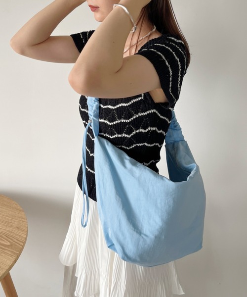 CLEA(クレア)の「ドローコードショルダー2WAYムーンバッグ(ショルダーバッグ・レディース・アイボリー/グリーン/ブルー/ブラック・FREE)」の8枚目の写真