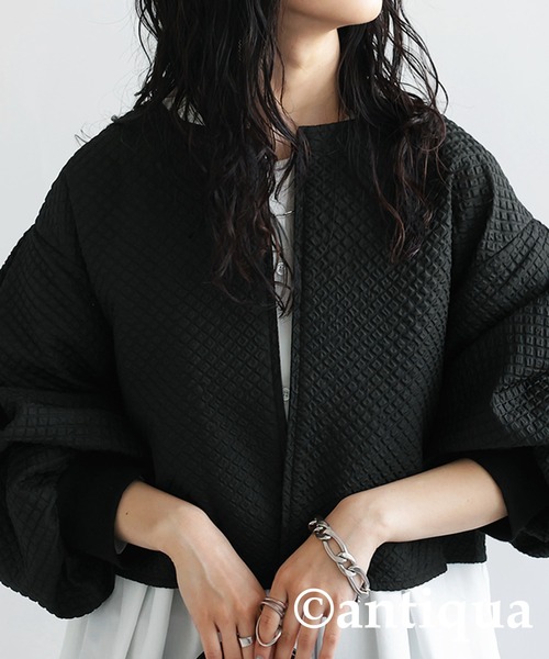 antiqua（アンティカ）の「ショート丈ジャケット（ノーカラージャケット・レディース・ブラック・FREE）」の2枚目の写真