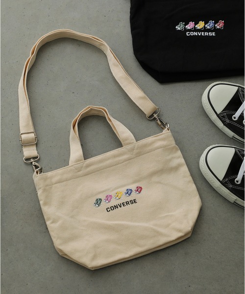 CONVERSE(コンバース)の「CONVERSE FIVE SHOES PRINT 2WAY TOTE BAG(トートバッグ・メンズ・ブラック/ホワイト・FREE)」の1枚目の写真