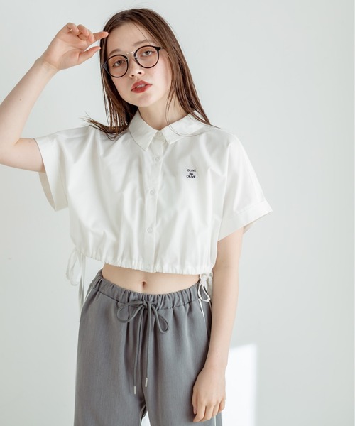 OLIVE des OLIVE（オリーブデオリーブ）の「クロップドドルマンシャツ　1031040430（シャツ/ブラウス・レディース・イエロー/サックスブルー/ブラック/オフホワイト・FREE）」の6枚目の写真