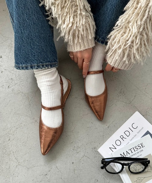 DISCOAT(ディスコート)の「《新色追加!/S~Lサイズ》ポインテッドストラップシューズ(パンプス・レディース・ブラック/シルバー/ゴールド/ライトベージュ/ゴールド系その他/シルバー系その他/ブラック系その他2/ブラック系その他/グレー系その他/ブロンズ・SMALL/MEDIUM/LARGE)」の10枚目の写真