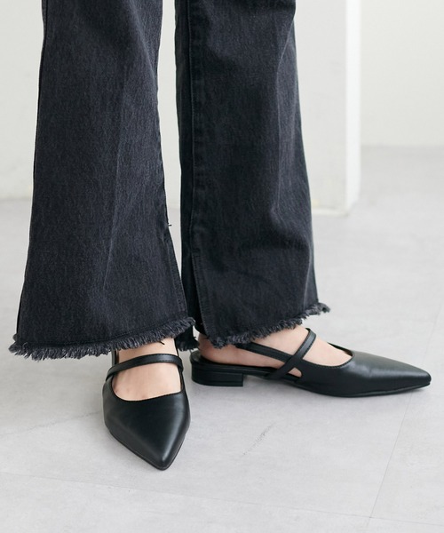 DISCOAT(ディスコート)の「《新色追加!/S~Lサイズ》ポインテッドストラップシューズ(パンプス・レディース・ブラック/シルバー/ゴールド/ライトベージュ/ゴールド系その他/シルバー系その他/ブラック系その他2/ブラック系その他/グレー系その他/ブロンズ・SMALL/MEDIUM/LARGE)」の11枚目の写真