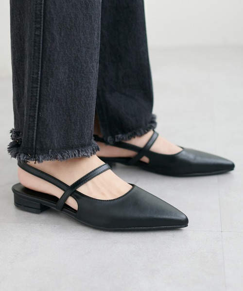 DISCOAT(ディスコート)の「《新色追加!/S~Lサイズ》ポインテッドストラップシューズ(パンプス・レディース・ブラック/シルバー/ゴールド/ライトベージュ/ゴールド系その他/シルバー系その他/ブラック系その他2/ブラック系その他/グレー系その他/ブロンズ・SMALL/MEDIUM/LARGE)」の13枚目の写真