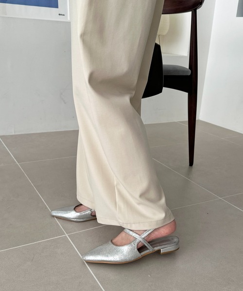 DISCOAT(ディスコート)の「《新色追加!/S~Lサイズ》ポインテッドストラップシューズ(パンプス・レディース・ブラック/シルバー/ゴールド/ライトベージュ/ゴールド系その他/シルバー系その他/ブラック系その他2/ブラック系その他/グレー系その他/ブロンズ・SMALL/MEDIUM/LARGE)」の20枚目の写真