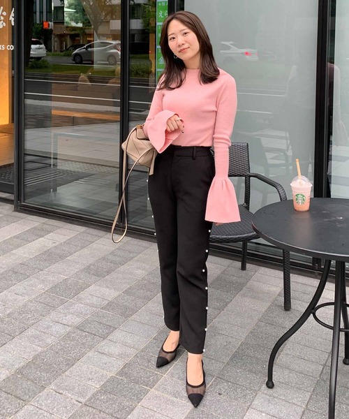 Fit more（フィットモア）の「ベルフレアスリーブニット（ニット/セーター・レディース・アイボリー/ブラック/ピンク・FREE）」の15枚目の写真