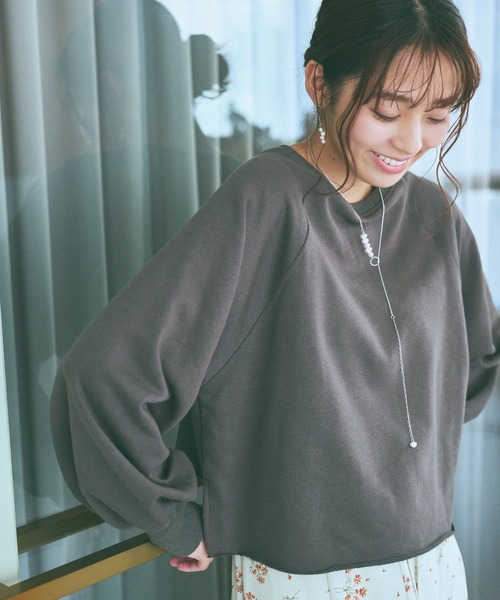 mysty woman（ミスティウーマン）の「ラグランショート裏毛プルオーバー　978503（スウェット・レディース・グレイッシュブルー/チャコールグレー/アイボリー・FREE）」の3枚目の写真