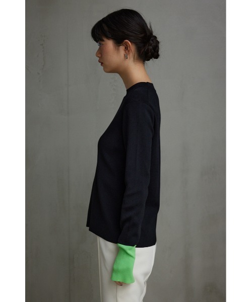 AZUL by moussy（アズールバイマウジー）の「カラーカフブロックニットトップス（ニット/セーター・レディース・ブラック/ネイビー/グレー・FREE）」の8枚目の写真