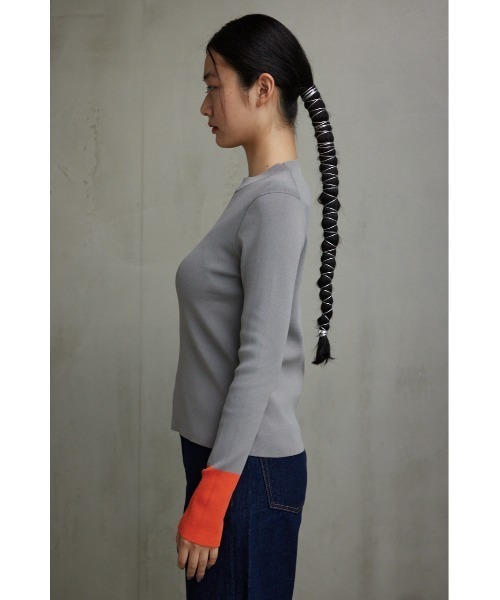 AZUL by moussy（アズールバイマウジー）の「カラーカフブロックニットトップス（ニット/セーター・レディース・ブラック/ネイビー/グレー・FREE）」の17枚目の写真