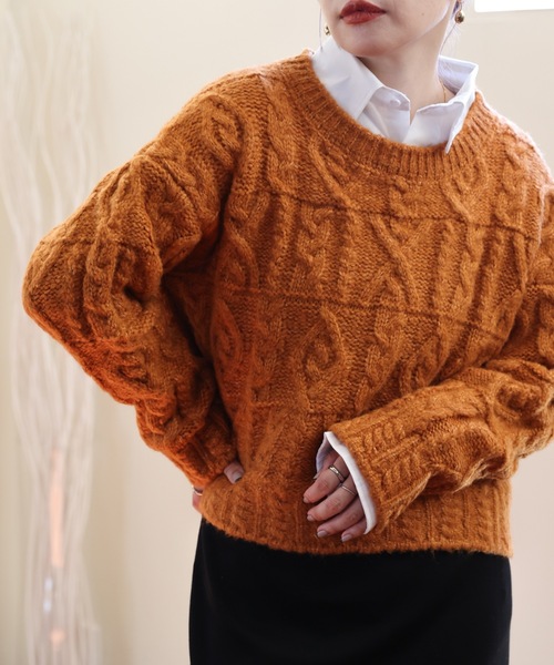 ULEULA（ウルア）の「ボリュームケーブルニット（ニット/セーター・レディース・アイボリー/オレンジ/グレー・FREE）」の3枚目の写真