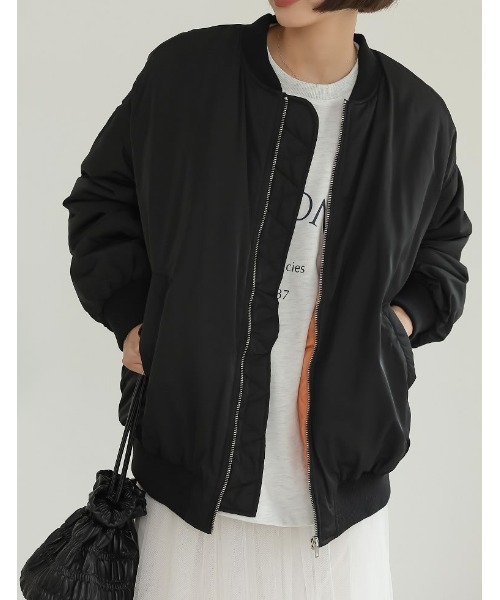 Re:EDIT（リエディ）の「[2WAY]中綿入り袖取り外しMA-1（MA-1・レディース・カーキ/ブラック/アイボリー・MEDIUM）」の3枚目の写真