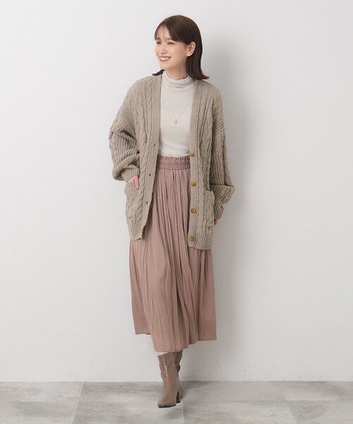 SHOO・LA・RUE（シューラルー）の「◆ずっと触っていたくなる モールケーブル カーディガン【ここちイージー/体型カバー】（カーディガン/ボレロ・レディース・グリーン/アイボリー/ピンク系/ブラウン系その他/ライトブルー/チャコールグレー・00）」の10枚目の写真