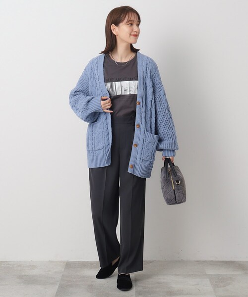 SHOO・LA・RUE（シューラルー）の「◆ずっと触っていたくなる モールケーブル カーディガン【ここちイージー/体型カバー】（カーディガン/ボレロ・レディース・グリーン/アイボリー/ピンク系/ブラウン系その他/ライトブルー/チャコールグレー・00）」の22枚目の写真