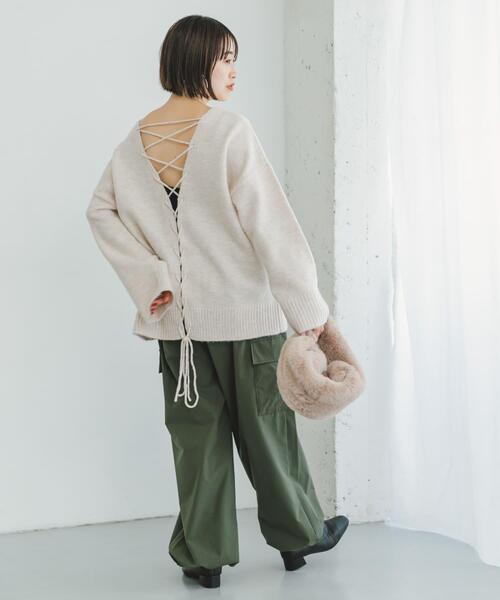 ITEMS URBANRESEARCH(アイテムズ アーバンリサーチ)の「バック編みニット(ニット/セーター・レディース・イエロー/グレー系その他/アイボリー・FREE)」の7枚目の写真