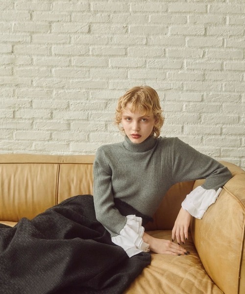 MIRO AMURETTE（ミロアミュレット）の「frill cuff turtle neck