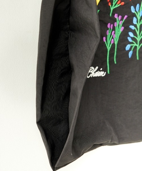 Ball&Chain（ボールアンドチェーン）の「[BALL&CHAIN/ボールアンドチェーン] S.FLOWER 刺繍デザインナイロントートバッグ（トートバッグ・レディース・ブラック/ベージュ・M）」の19枚目の写真