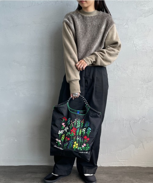 Ball&Chain（ボールアンドチェーン）の「[BALL&CHAIN/ボールアンドチェーン] S.FLOWER 刺繍デザインナイロントートバッグ（トートバッグ・レディース・ブラック/ベージュ・M）」の6枚目の写真