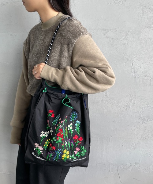 Ball&Chain（ボールアンドチェーン）の「[BALL&CHAIN/ボールアンドチェーン] S.FLOWER 刺繍デザインナイロントートバッグ（トートバッグ・レディース・ブラック/ベージュ・M）」の8枚目の写真