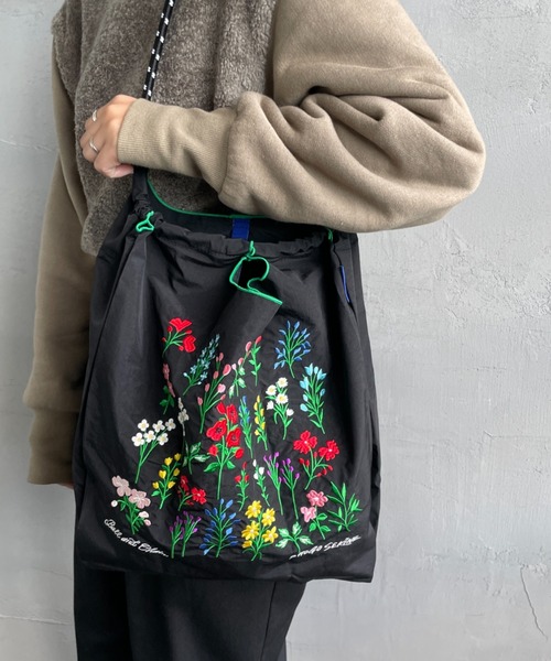 Ball&Chain（ボールアンドチェーン）の「[BALL&CHAIN/ボールアンドチェーン] S.FLOWER 刺繍デザインナイロントートバッグ（トートバッグ・レディース・ブラック/ベージュ・M）」の11枚目の写真