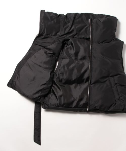 Settimissimo（セッティミッシモ）の「サイドオープン ファイバーダウン ショートベスト ジレ（ダウンベスト・レディース・アイボリー/ブラック・M）」の4枚目の写真