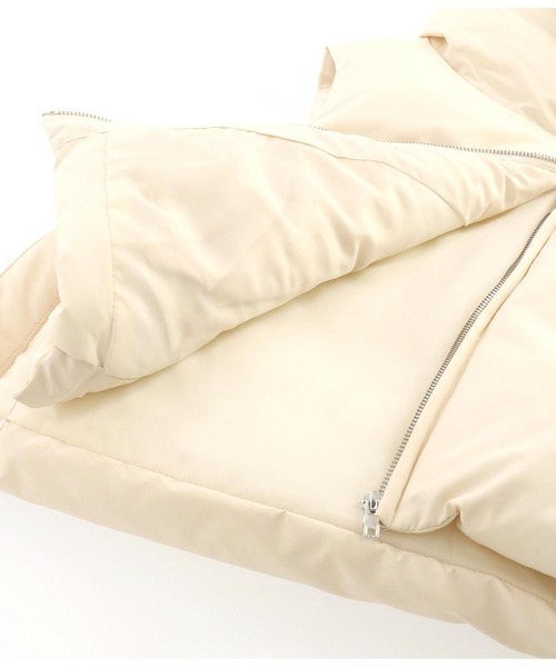 Settimissimo（セッティミッシモ）の「サイドオープン ファイバーダウン ショートベスト ジレ（ダウンベスト・レディース・アイボリー/ブラック・M）」の7枚目の写真