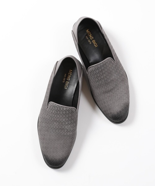 MEN'S BIGI（メンズビギ）の「型押しスウェードスリッポン（スリッポン・メンズ・ベージュ/ネイビー・01/02/03）」の2枚目の写真