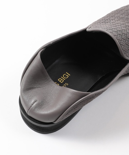 MEN'S BIGI（メンズビギ）の「型押しスウェードスリッポン（スリッポン・メンズ・ベージュ/ネイビー・01/02/03）」の15枚目の写真