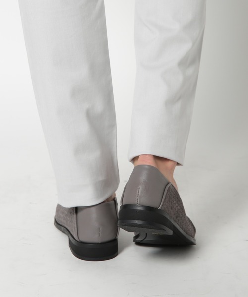 MEN'S BIGI（メンズビギ）の「型押しスウェードスリッポン（スリッポン・メンズ・ベージュ/ネイビー・01/02/03）」の8枚目の写真