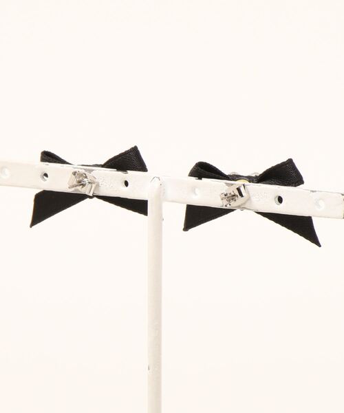 Casselini（キャセリーニ）の「Casselini(キャセリーニ)リボンピアス（ピアス（両耳用）・レディース・シルバー/ゴールド・FREE）」の10枚目の写真