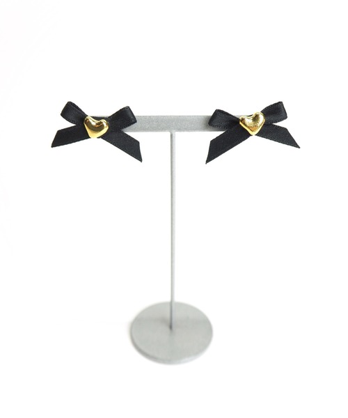 Casselini（キャセリーニ）の「Casselini(キャセリーニ)リボンピアス（ピアス（両耳用）・レディース・シルバー/ゴールド・FREE）」の6枚目の写真