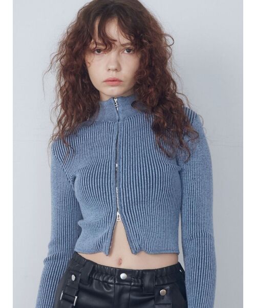 EMODA(エモダ)の「プレーティングリブジップニット(ニット/セーター・レディース・ブルー/ブラック/グレー/オレンジ/アイボリー/グリーン・FREE)」の5枚目の写真