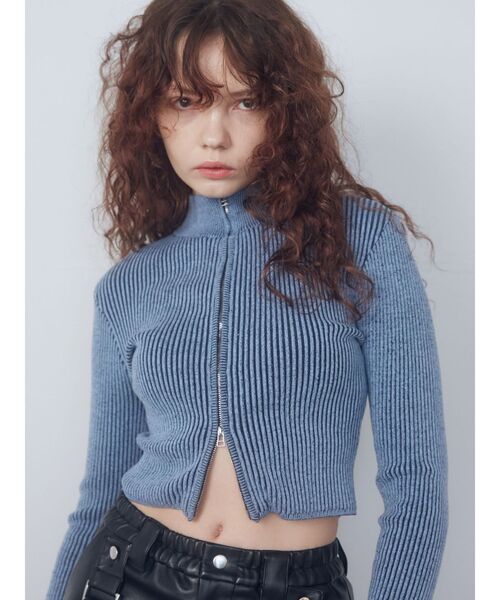 EMODA(エモダ)の「プレーティングリブジップニット(ニット/セーター・レディース・ブルー/ブラック/グレー/オレンジ/アイボリー/グリーン・FREE)」の8枚目の写真