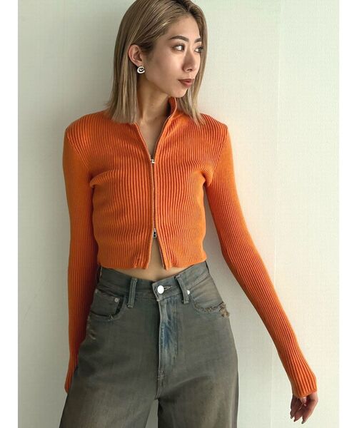 EMODA(エモダ)の「プレーティングリブジップニット(ニット/セーター・レディース・ブルー/ブラック/グレー/オレンジ/アイボリー/グリーン・FREE)」の17枚目の写真