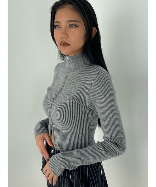 EMODA(エモダ)の「プレーティングリブジップニット(ニット/セーター・レディース・ブルー/ブラック/グレー/オレンジ/アイボリー/グリーン・FREE)」の20枚目の写真