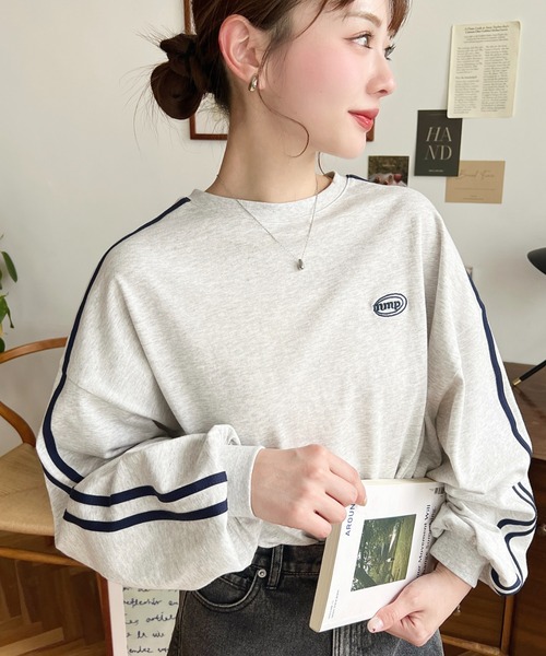 moment+(モーメントプラス)の「綿100%天竺.ワンポイント刺繍配色カラーライン入りロンT(Tシャツ/カットソー・レディース・オートミール/ピンク/オフホワイト/ベージュ/チャコールグレー・M/L)」の19枚目の写真