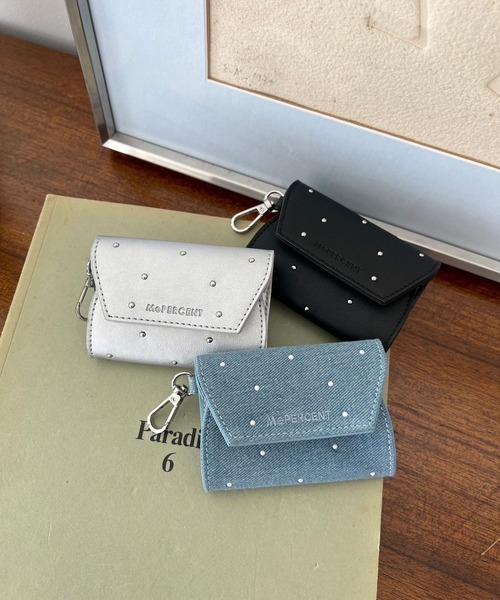 Me%（ミィパーセント）の「スタッズカスタムレターポーチ 104175（コインケース・レディース・シルバー/ブルー/ブラック・FREE）」の4枚目の写真