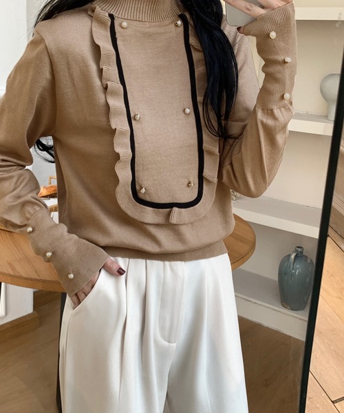 MILAE(ミレ)の「パールボタン×フロントフリルデザインハイネックニットトップス(ニット/セーター・レディース・グレー/ブラック/ベージュ・FREE)」の9枚目の写真