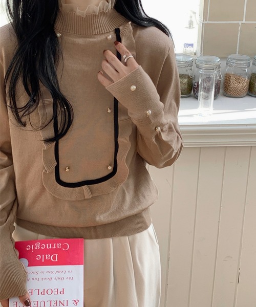 MILAE(ミレ)の「パールボタン×フロントフリルデザインハイネックニットトップス(ニット/セーター・レディース・グレー/ブラック/ベージュ・FREE)」の10枚目の写真