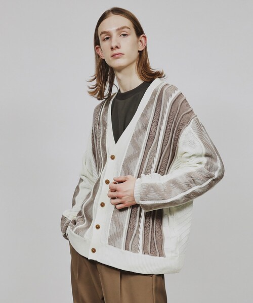 tk.TAKEO KIKUCHI(ティーケータケオキクチ)の「◆クージー柄ニットカーディガン(カーディガン/ボレロ・メンズ・ホワイト系4/ブラック系3/ブルー系3・03/02)」の2枚目の写真