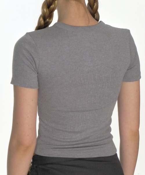 CRANK（クランク）の「A'GEM/9 × .kom 『CRANK/クランク』 CREW NECK BASIC TOP/ベーシッククルーネックTシャツ（Tシャツ/カットソー・レディース・ブラック/ホワイト/グレー/グリーン・FREE）」の22枚目の写真