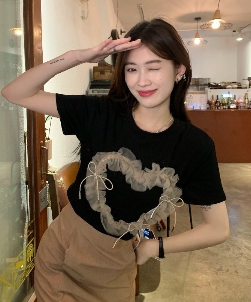Achic(アシック)の「フリルハートTシャツ(Tシャツ/カットソー・レディース・ホワイト/ブラック・M)」の17枚目の写真