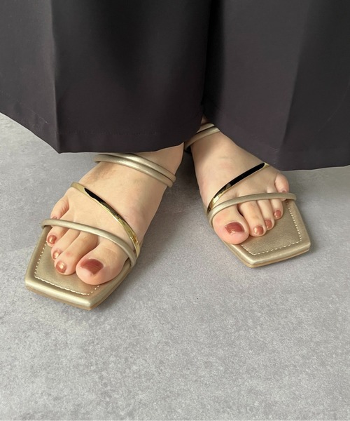 Thevon（ゼボン）の「GOLDラインフラットサンダル（サンダル・レディース・ゴールド/ブラック/クリア・S/M/L）」の11枚目の写真
