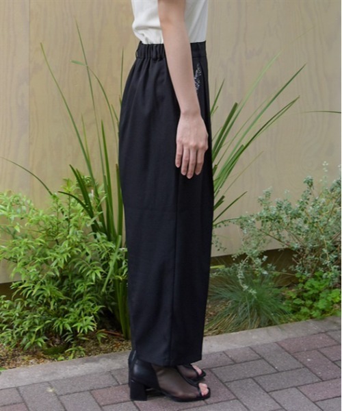 axes femme(アクシーズファム)の「鳥×フラワー刺繍タックパンツ(その他パンツ・レディース・ネイビー/ブラック/ピンク・MEDIUM/LARGE)」の7枚目の写真
