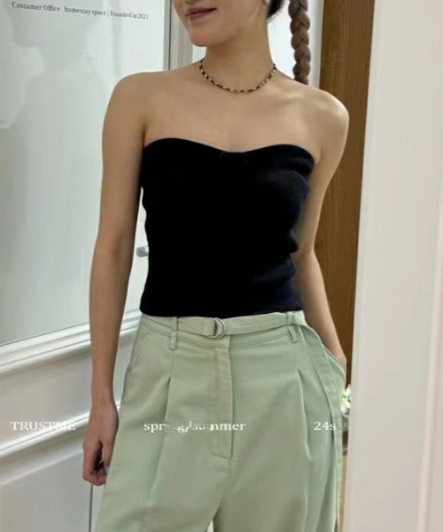 ROOPTOKYO(ループトウキョウ)の「フラワーリブニットビスチェトップス(チューブトップ・レディース・ブラック/グレー/パープル・FREE)」の1枚目の写真