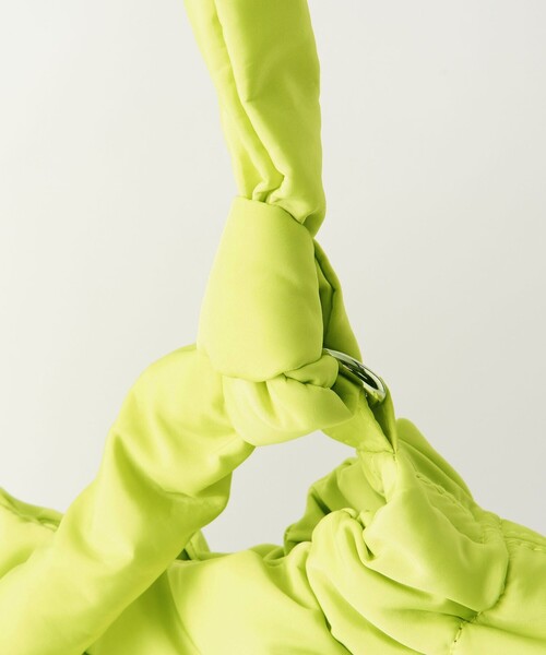 BEAUTY&YOUTH UNITED ARROWS(ビューティーアンドユースユナイテッドアローズ)の「ラウンド タイ ショルダーバッグ(ショルダーバッグ・レディース・ブラック/ライム・FREE)」の6枚目の写真