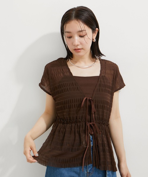 VIS（ビス）の「シャーリングカーデ×キャミアンサンブル（Tシャツ/カットソー・レディース・ダークブラウン/キナリ/グレー・FREE）」の3枚目の写真