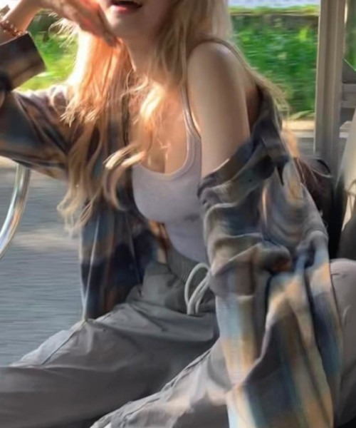 B.I.D.(ビーアイディー)の「《ブルーオンブレチェックシャツ(MA)(シャツ/ブラウス・レディース・ブルー・FREE)」の2枚目の写真