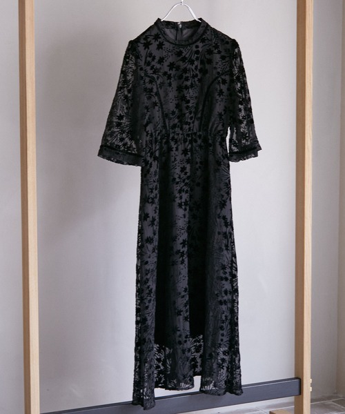 VIS（ビス）の「【VISDRESS】フロッキーワンピース【低身長向けサイズ有】（ドレス・レディース・ブラック・M/PM）」の2枚目の写真