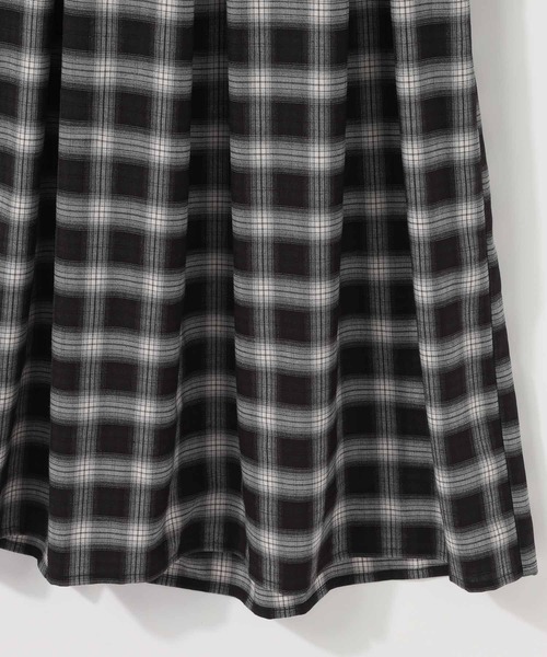 RAGEBLUE（レイジブルー）の「フロントジップ/オンブレチェックフレアキャミワンピース（ワンピース・レディース・ブラック/レッド・FREE）」の10枚目の写真